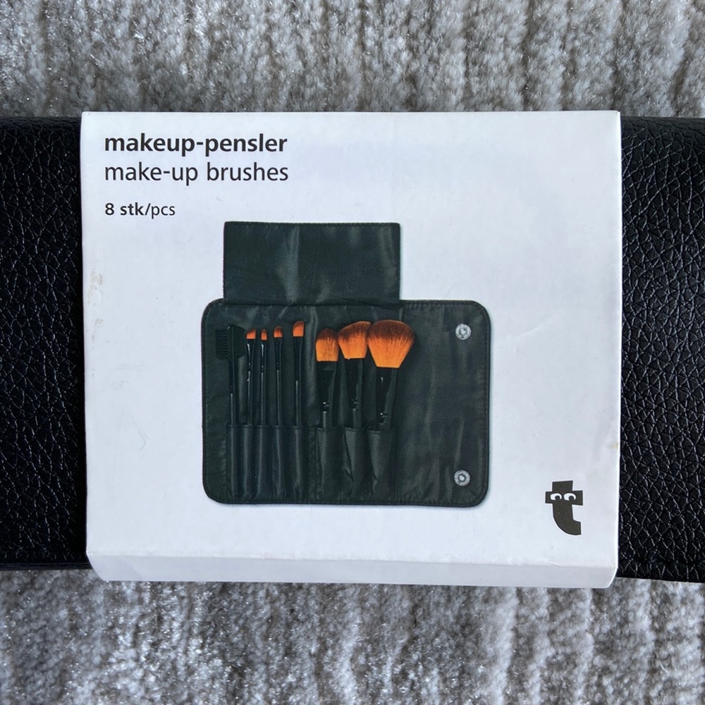 NWOT Makeup Brushes